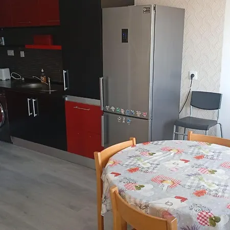 Miramar 8guests Front Terrace View فيلة